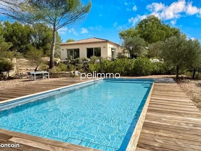 Maison 6 pièces 230 m²