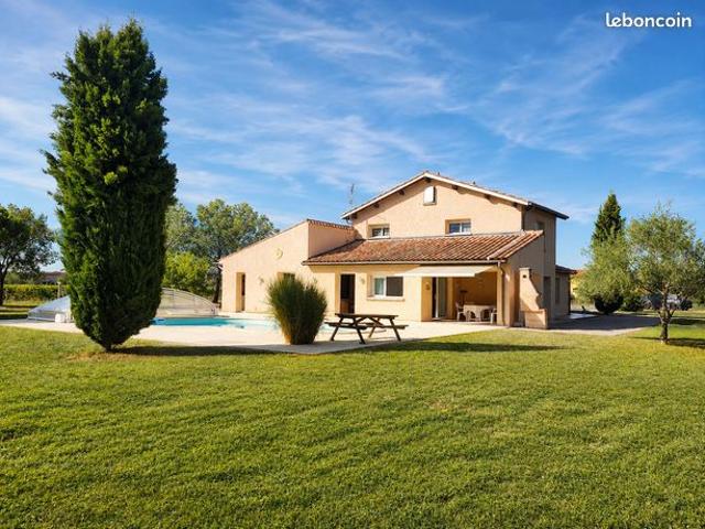 Maison 6 pièces 227 m²