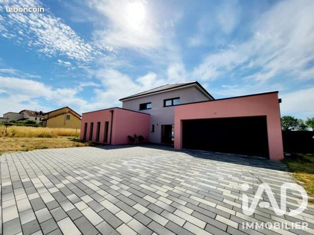 Maison 6 pièces 228 m²