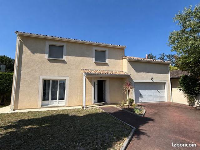 Maison 6 pièces 228 m²