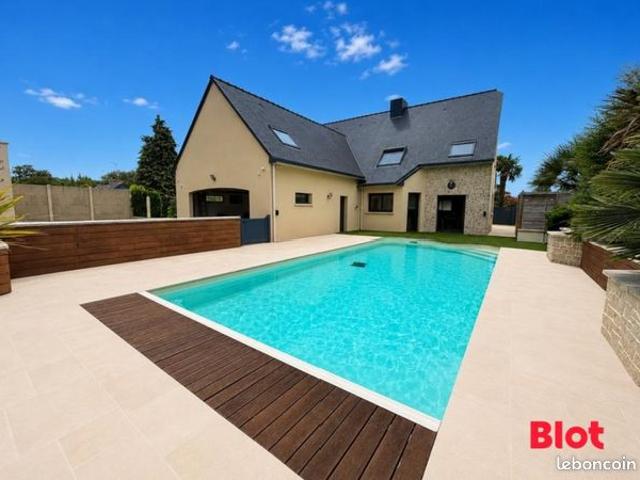 Maison 6 pièces 228 m²