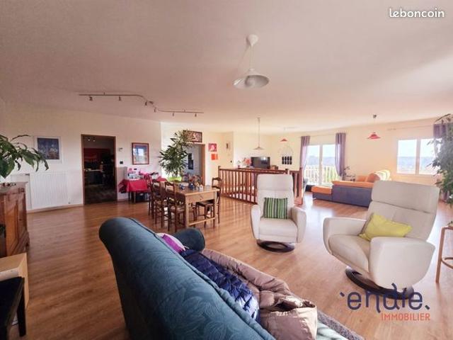Maison 6 pièces 228 m²