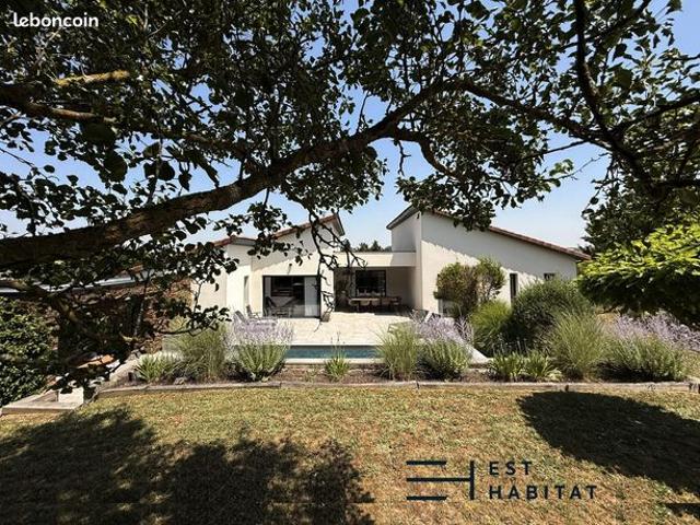 Maison 6 pièces 228 m²