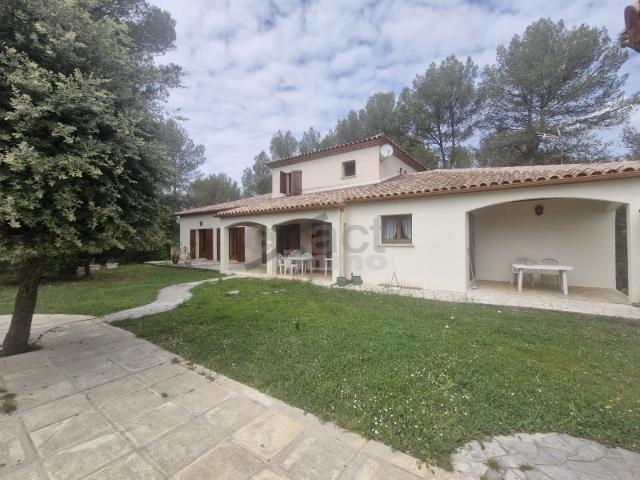 Maison 6 pièces 228 m²