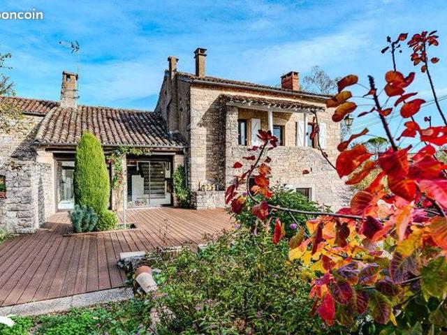 Maison 6 pièces 228 m²