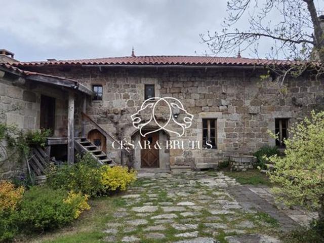 Maison 6 pièces 228 m²