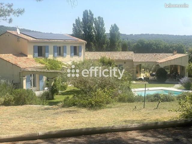 Maison 6 pièces 233 m²