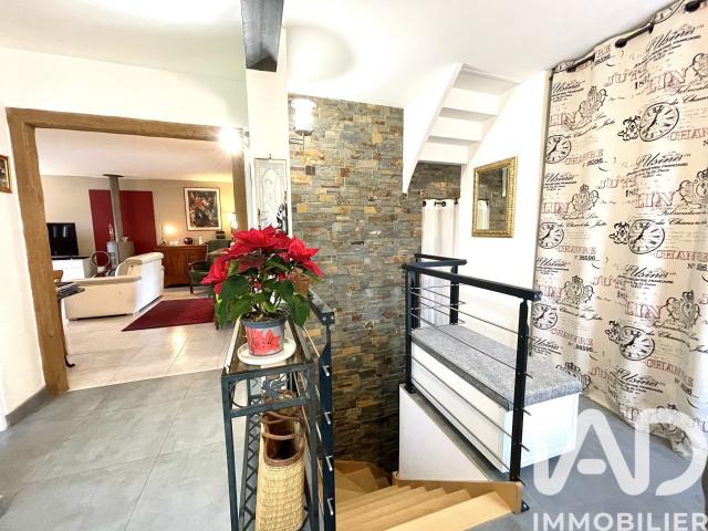 Maison 6 pièces 228 m²