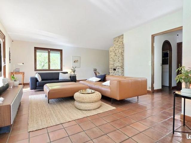 Maison 6 pièces 228 m²