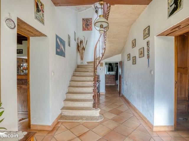 Maison 6 pièces 228 m²