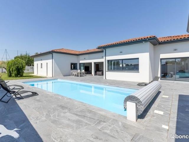 Maison 6 pièces 229 m²
