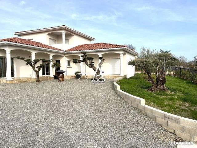 Maison 6 pièces 229 m²