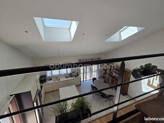 Maison 6 pièces 229 m²