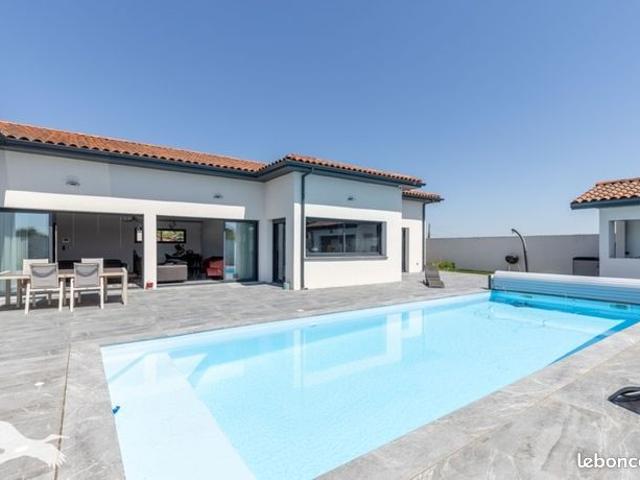 Maison 6 pièces 229 m²