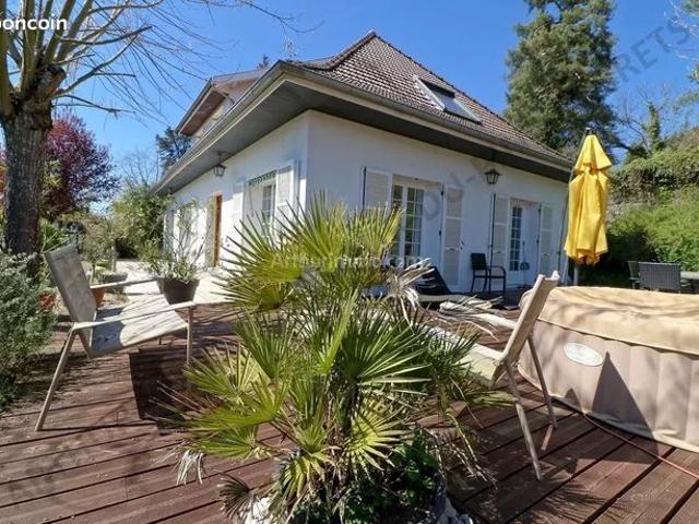 Maison 6 pièces 220 m²