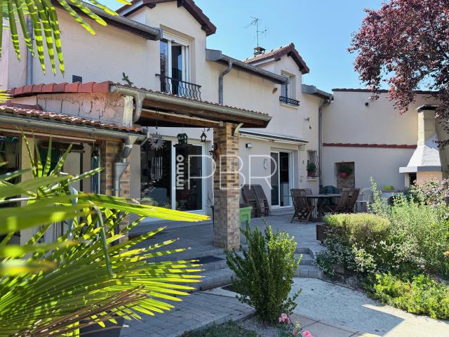 Maison 6 pièces 220 m²