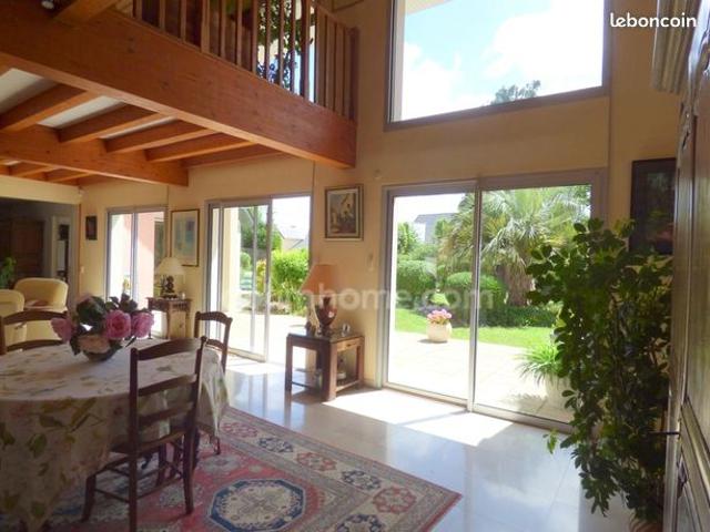 Maison 6 pièces 220 m²