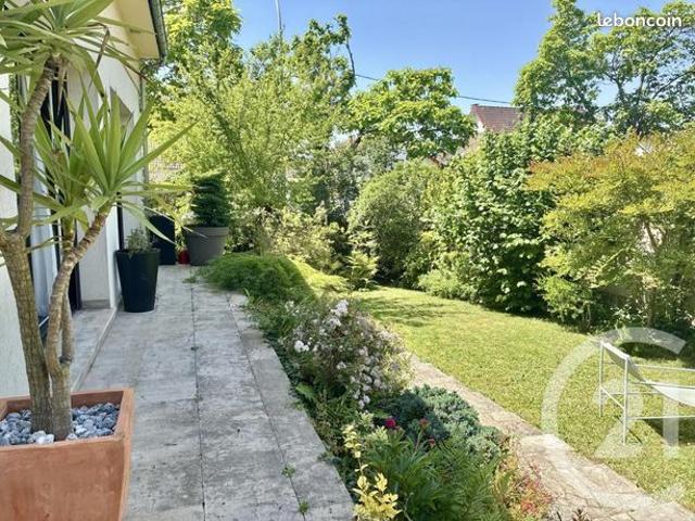 Maison 6 pièces 220 m²