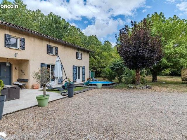 Maison 6 pièces 220 m²