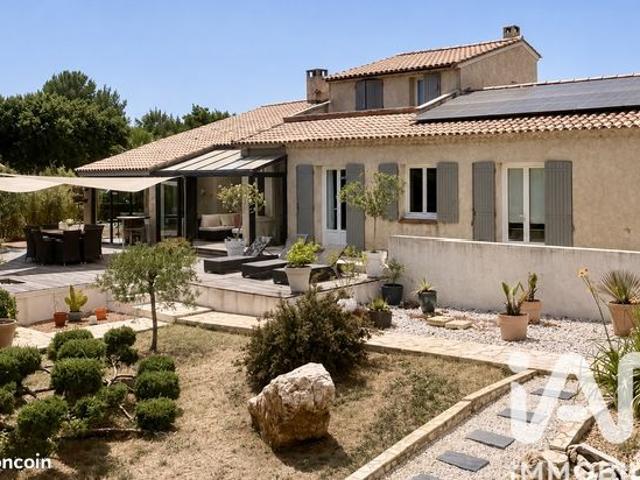 Maison 6 pièces 220 m²