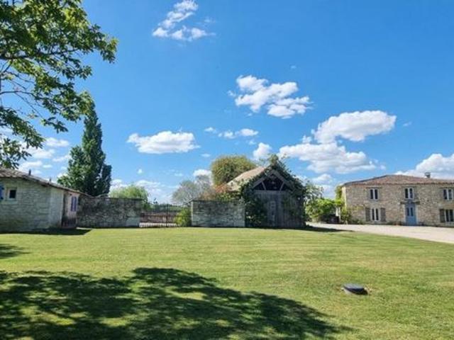 Maison 6 pièces 220 m²