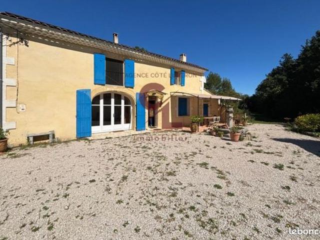 Maison 6 pièces 220 m²
