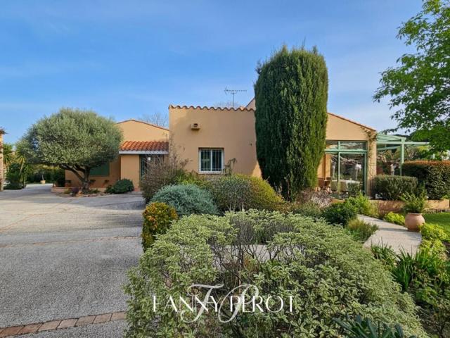 Maison 6 pièces 220 m²