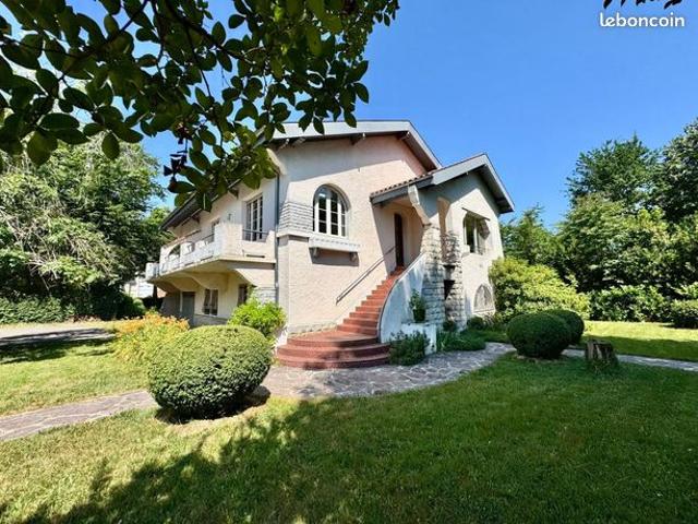 Maison 6 pièces 220 m²