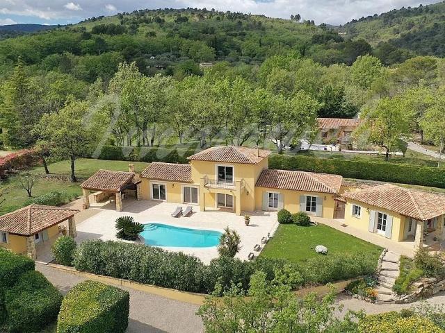 Maison 6 pièces 220 m²