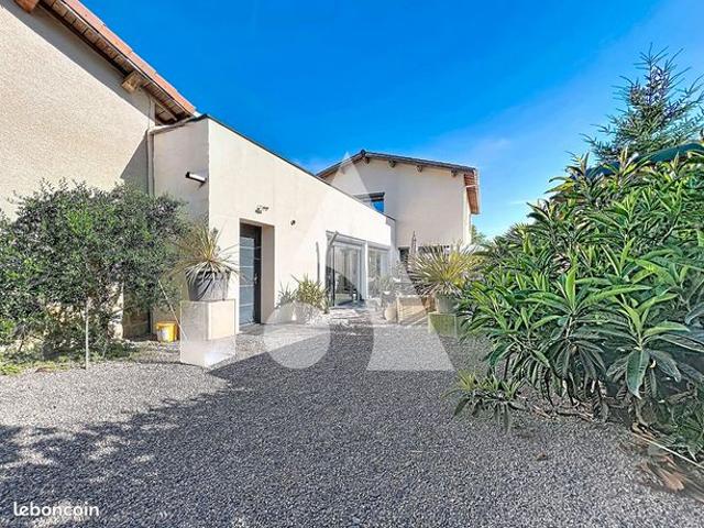 Maison 6 pièces 220 m²