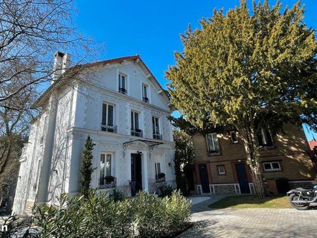 Maison 6 pièces 220 m²