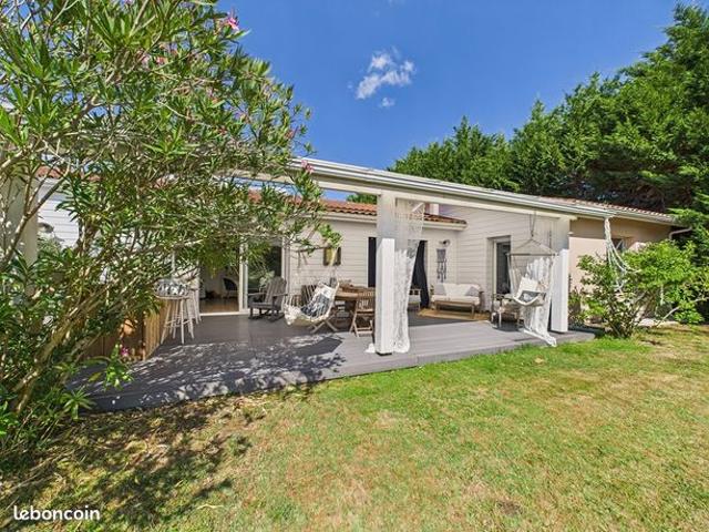 Maison 6 pièces 220 m²