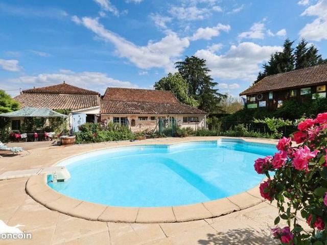 Maison 6 pièces 220 m²