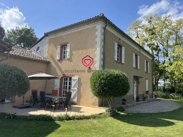 Maison 6 pièces 220 m²