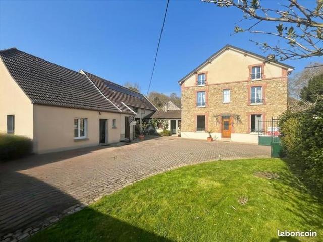 Maison 6 pièces 220 m²