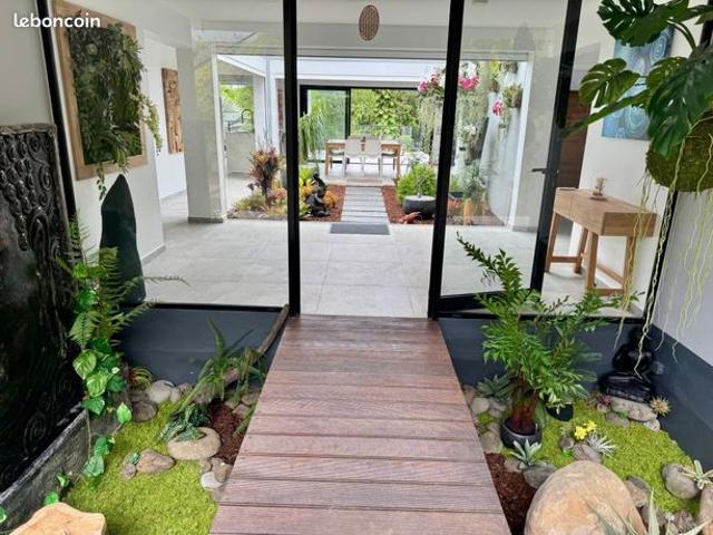 Maison 6 pièces 220 m²