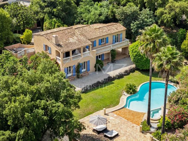 Maison 6 pièces 220 m²