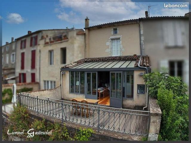 Maison 6 pièces 220 m²