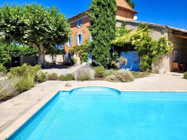 Maison 6 pièces 220 m²
