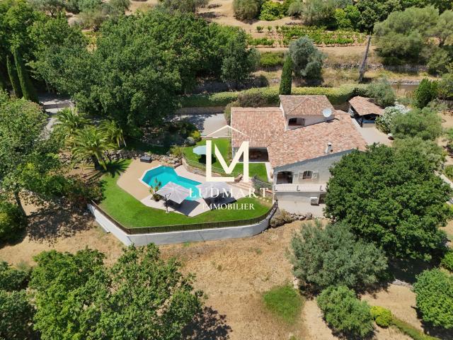 Maison 6 pièces 220 m²