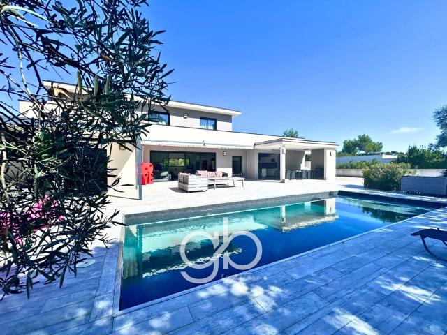 Maison 6 pièces 220 m²