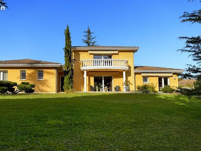 Maison 6 pièces 220 m²