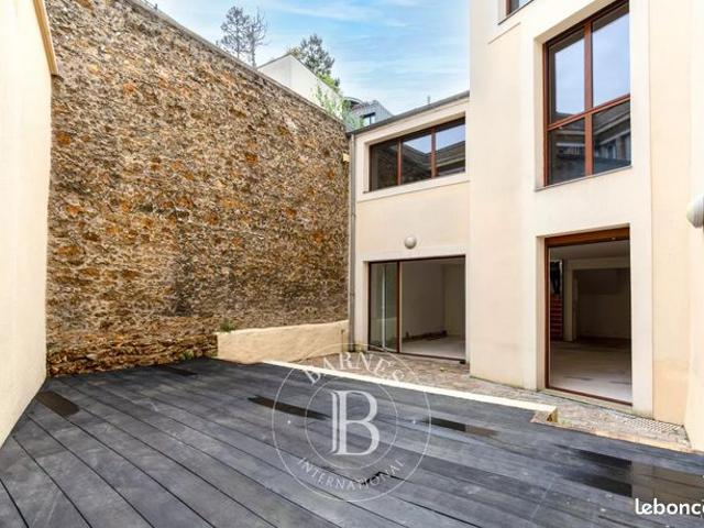 Maison 6 pièces 220 m²