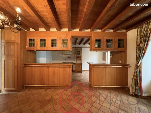 Maison 6 pièces 220 m²