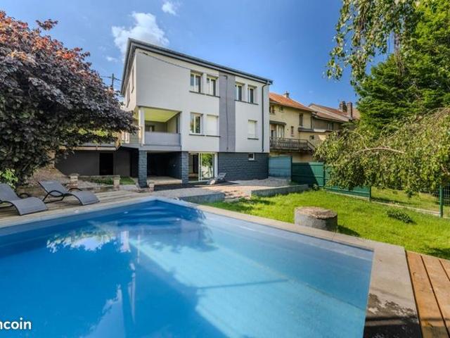 Maison 6 pièces 220 m²