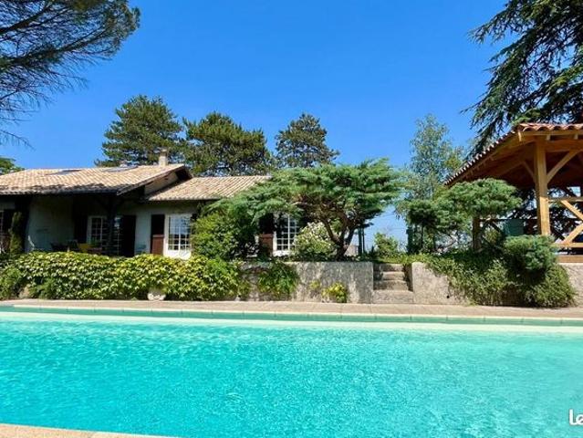 Maison 6 pièces 220 m²