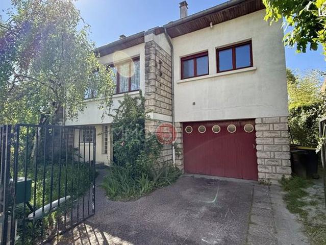 Maison 6 pièces 220 m²