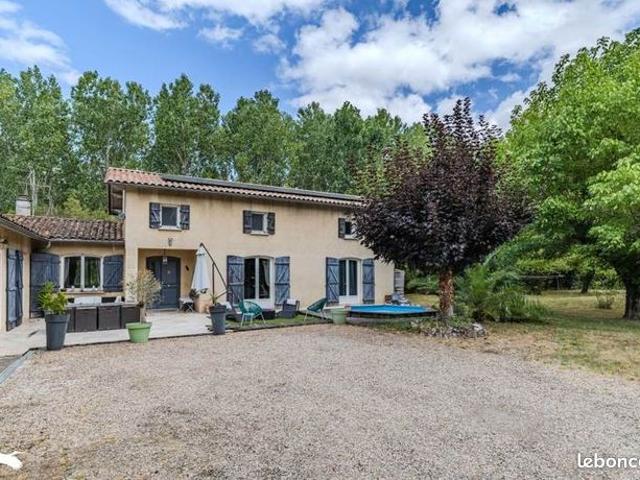 Maison 6 pièces 220 m²