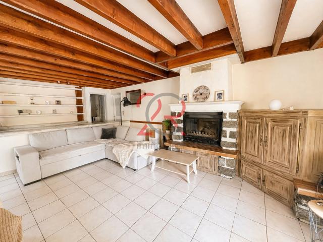 Maison 6 pièces 220 m²
