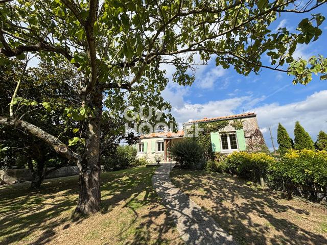 Maison 6 pièces 220 m²